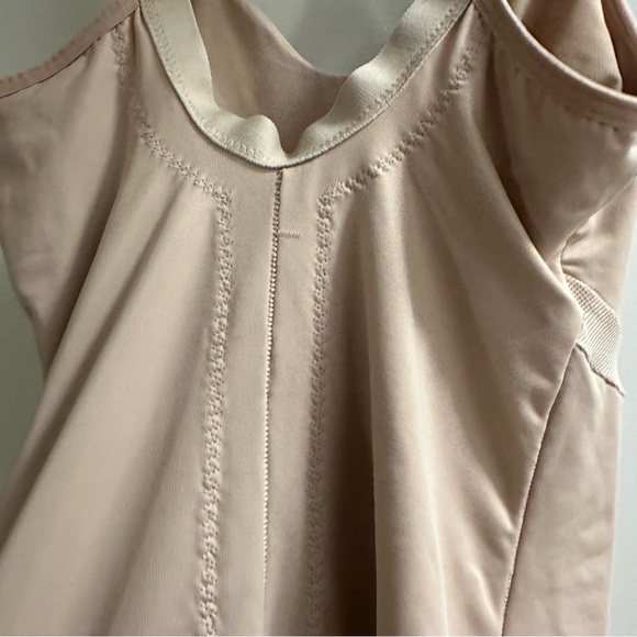 Miracle suit size 38 DD GUC clean - Picture 7 of 16